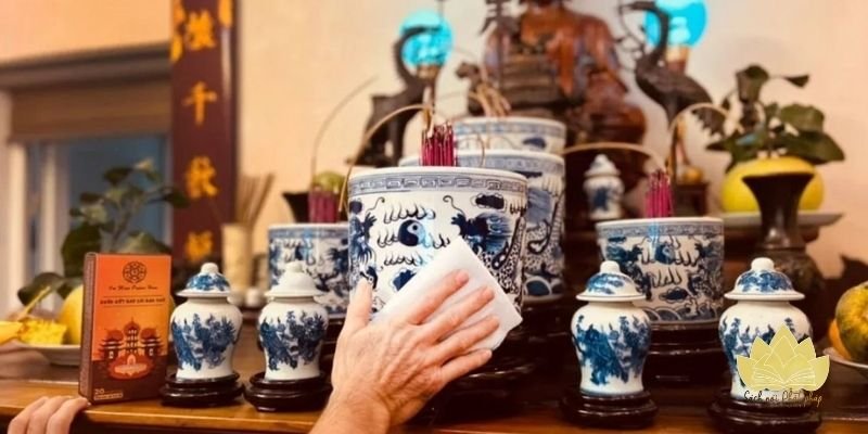 Chọn thời điểm phù hợp để làm sạch nơi thờ cúng