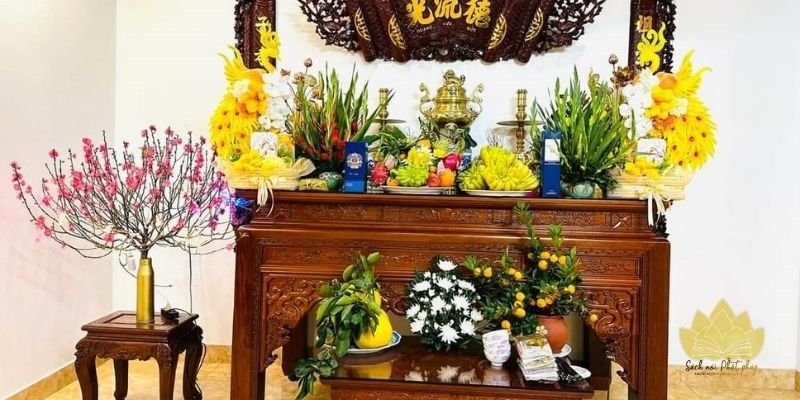 Lễ vật giản dị và tâm thế chánh niệm trước khi khấn