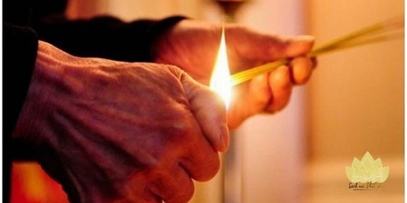 Lựa chọn thời điểm phù hợp để thắp hương mỗi ngày
