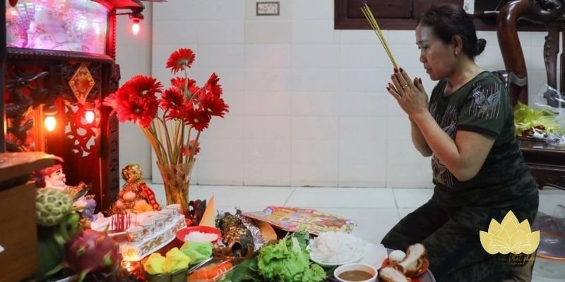 Nghi thức cúng Thần Tài với tâm thiện lành và chánh niệm