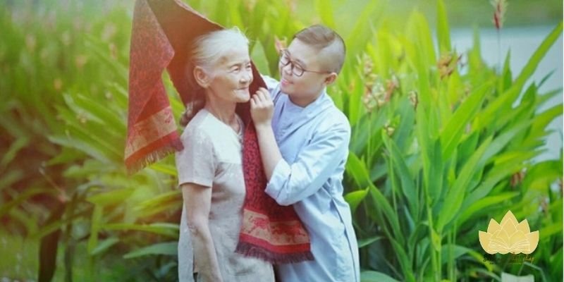 Thơ phật giáo về mẹ khơi dậy tỉnh thức và lòng tri ân