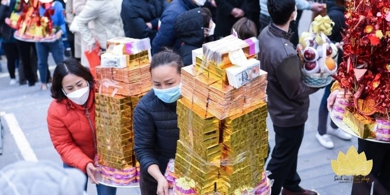 Thời điểm phù hợp để hành lễ cầu tài lộc bình an